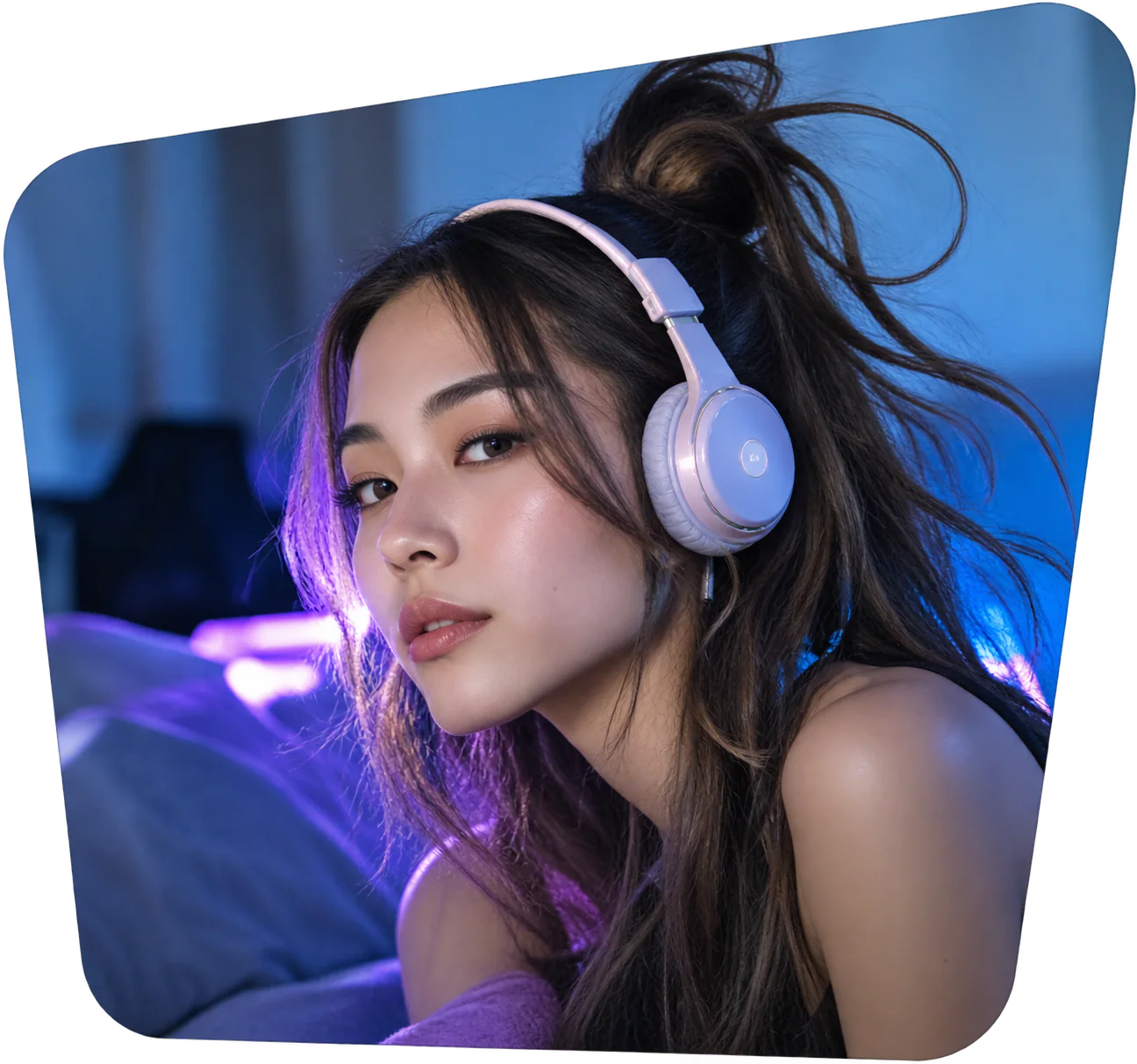Streamer con auriculares rosas